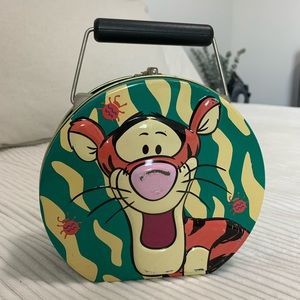 Vintage Metal Lunch Tin Tigger Winnie The Pooh